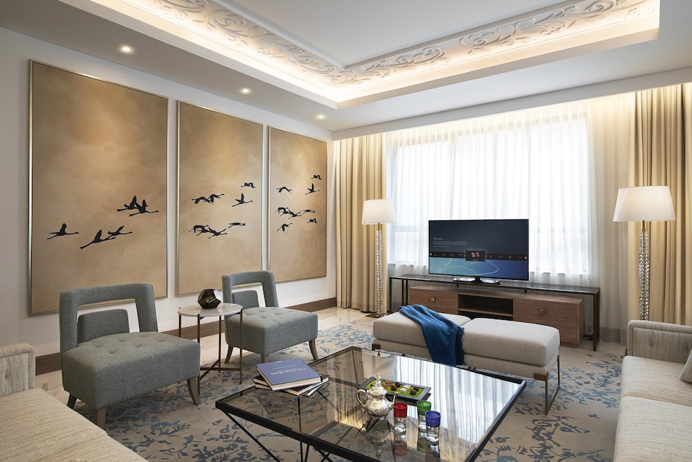 Al Jaddaf Rotana Suite Hotel — Hotel rooms in Dubai
