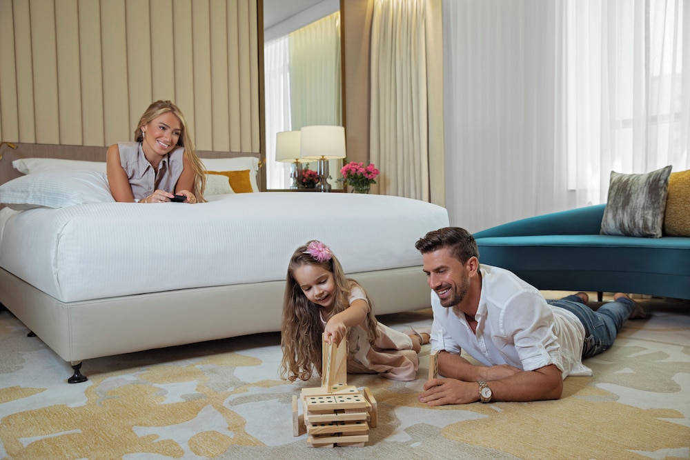 Al Jaddaf Rotana Suite Hotel — Hotel rooms in Dubai