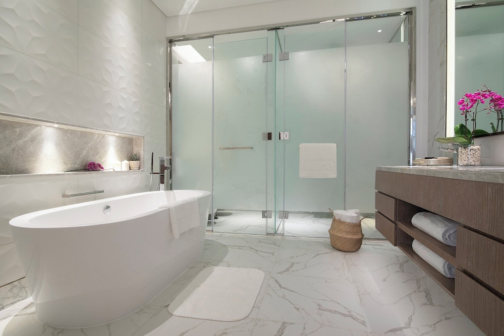 Al Jaddaf Rotana Suite Hotel — Hotel rooms in Dubai