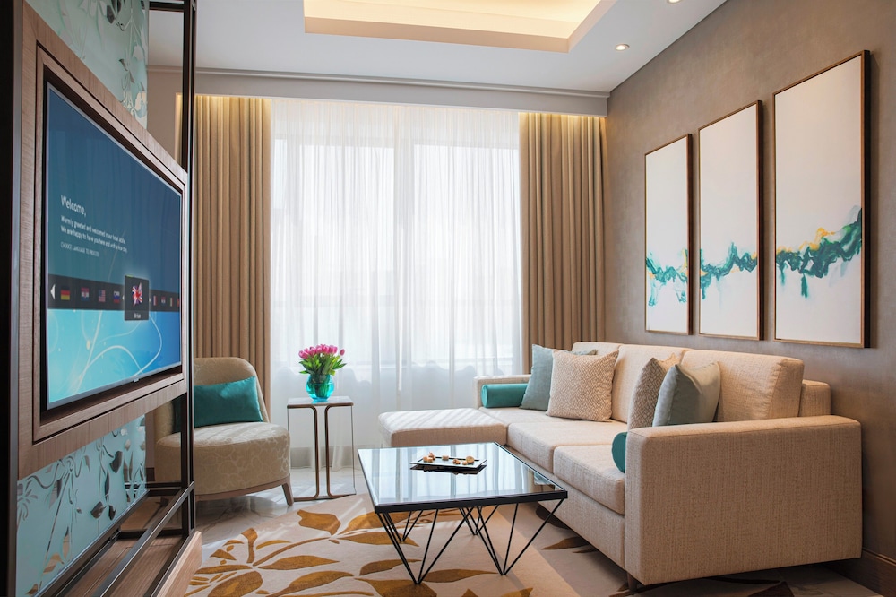 Al Jaddaf Rotana Suite Hotel — Hotel rooms in Dubai