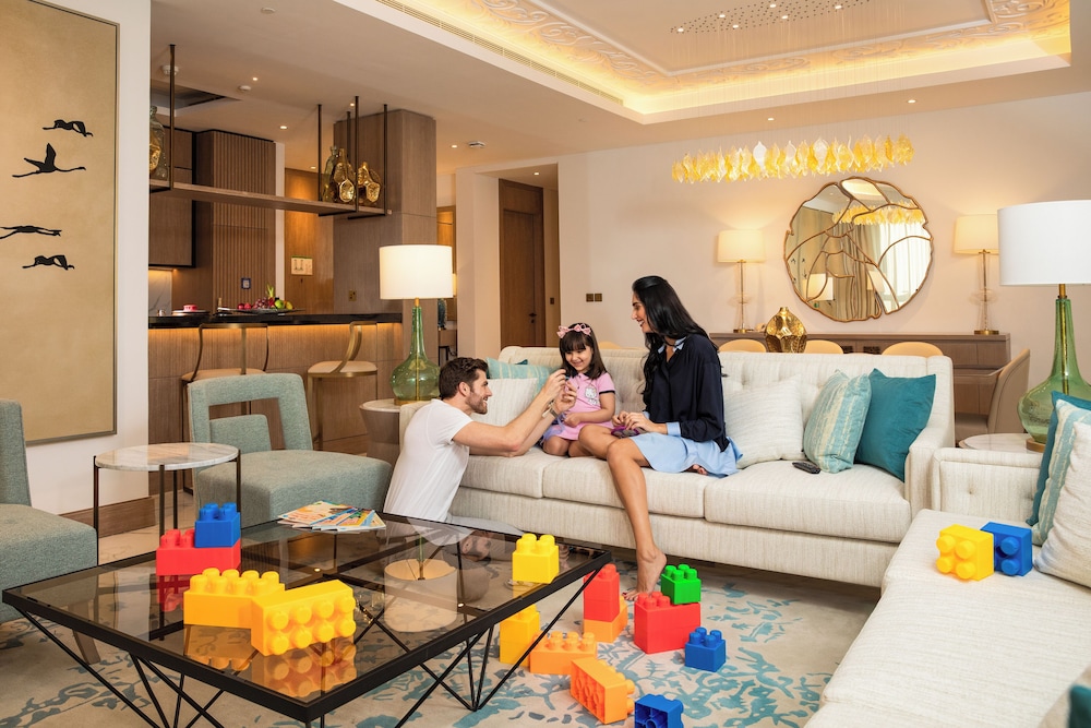 Al Jaddaf Rotana Suite Hotel — Hotel rooms in Dubai