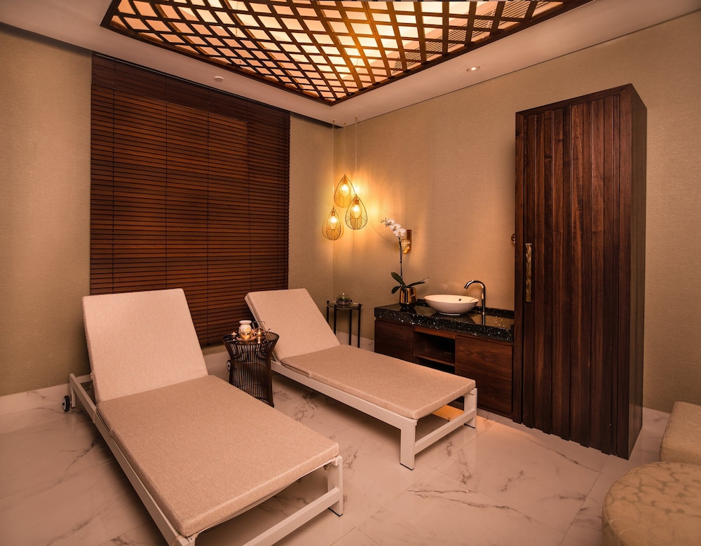 Al Jaddaf Rotana Suite Hotel — Spa in Dubai
