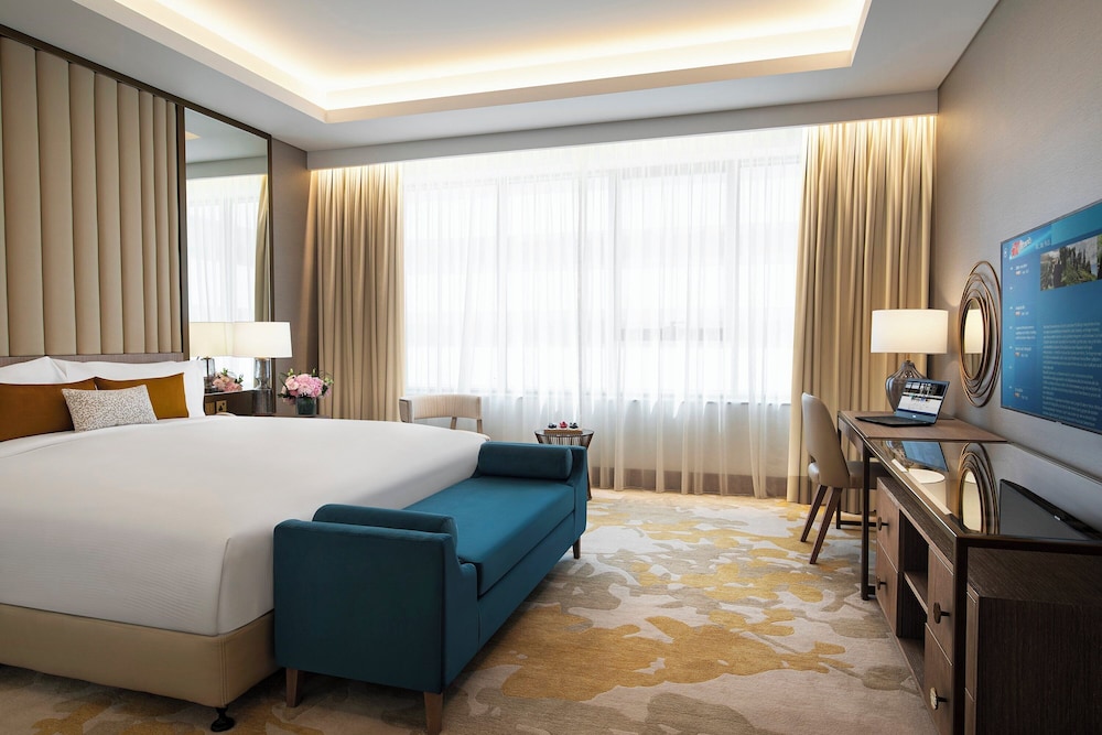 Al Jaddaf Rotana Suite Hotel — Hotel rooms in Dubai