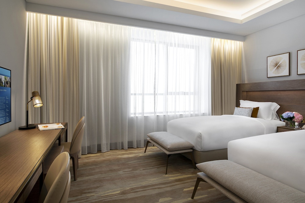 Al Jaddaf Rotana Suite Hotel — Hotel rooms in Dubai