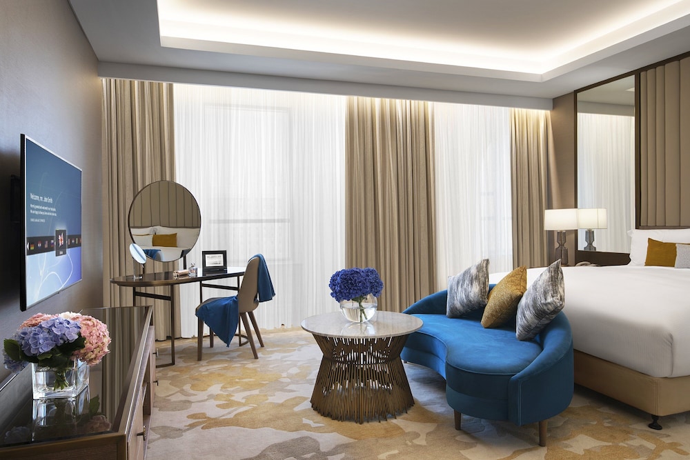 Al Jaddaf Rotana Suite Hotel — Hotel rooms in Dubai