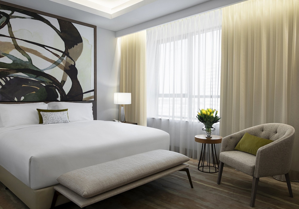 Al Jaddaf Rotana Suite Hotel — Hotel rooms in Dubai