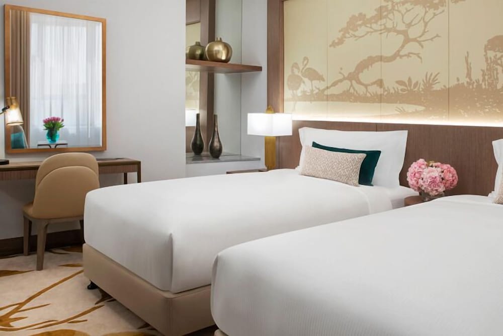 Al Jaddaf Rotana Suite Hotel — Hotel rooms in Dubai