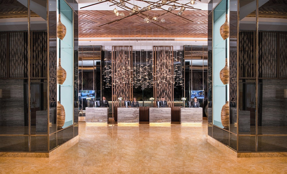 Al Jaddaf Rotana Suite Hotel — Hotel building in Dubai