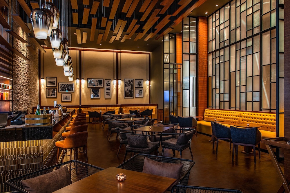 Al Jaddaf Rotana Suite Hotel — Restaurant & bars in Dubai