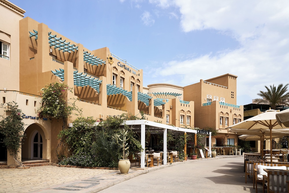 Captain's Inn — Hotel building in El Gouna, Red Sea
