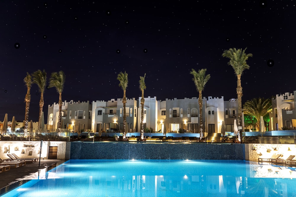 SUNRISE Tucana Resort -Grand Select- — Hotel building in Makadi Bay, Red Sea