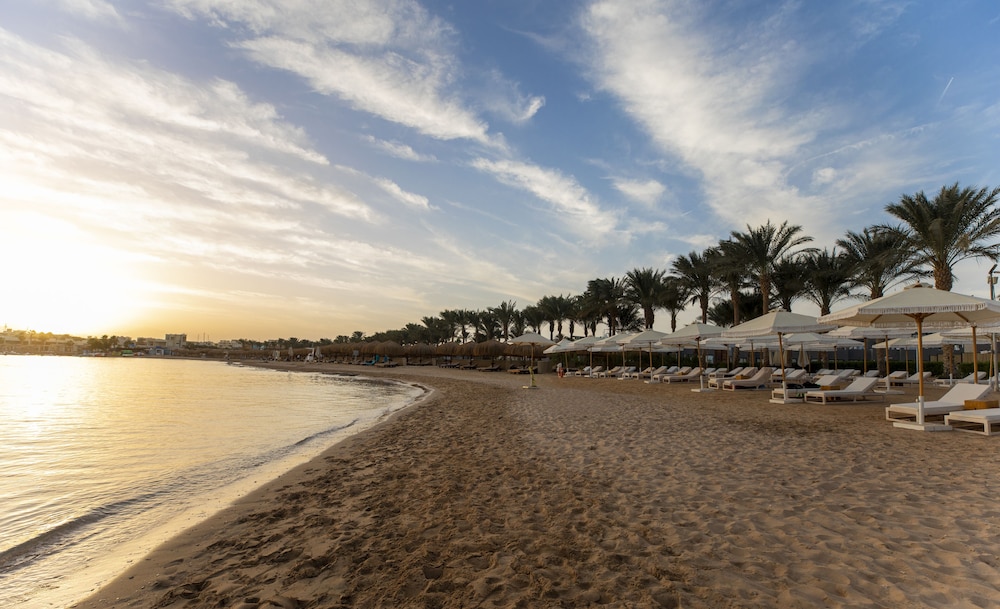 SUNRISE Tucana Resort -Grand Select- — Beach in Makadi Bay, Red Sea