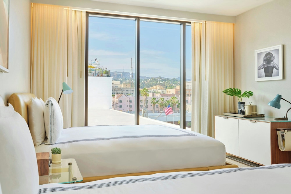 The Hollywood Grande, Autograph Collection — Hotel rooms in Los Angeles, California