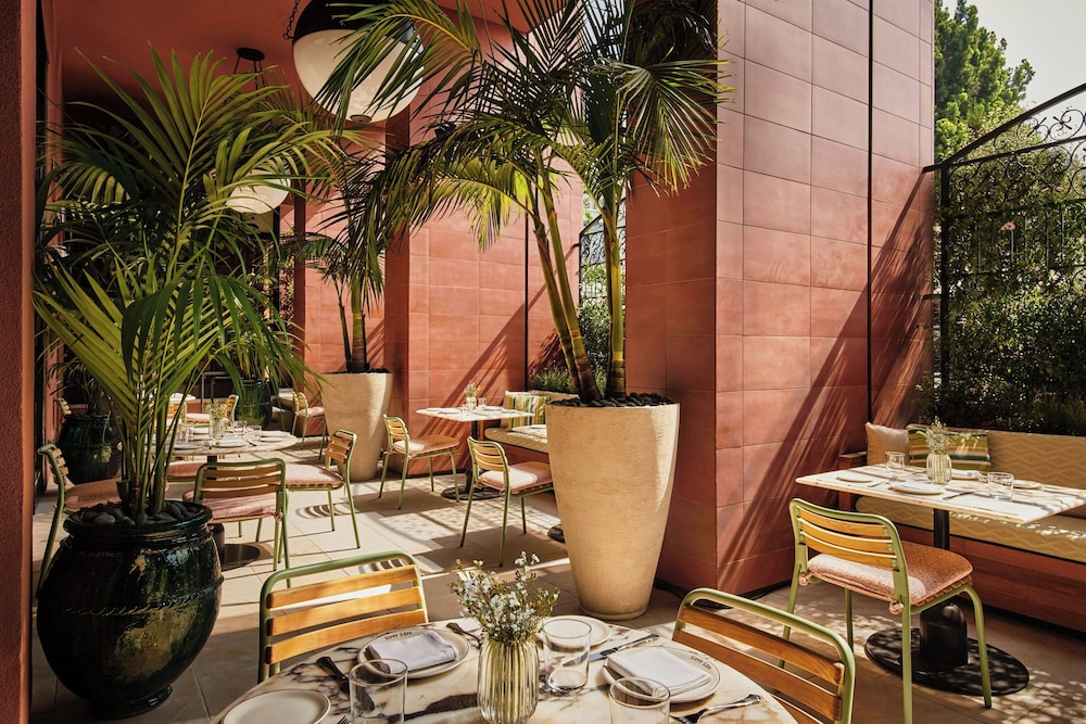 The Hollywood Grande, Autograph Collection — Restaurant & bars in Los Angeles, California
