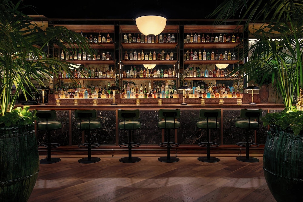 The Hollywood Grande, Autograph Collection — Restaurant & bars in Los Angeles, California