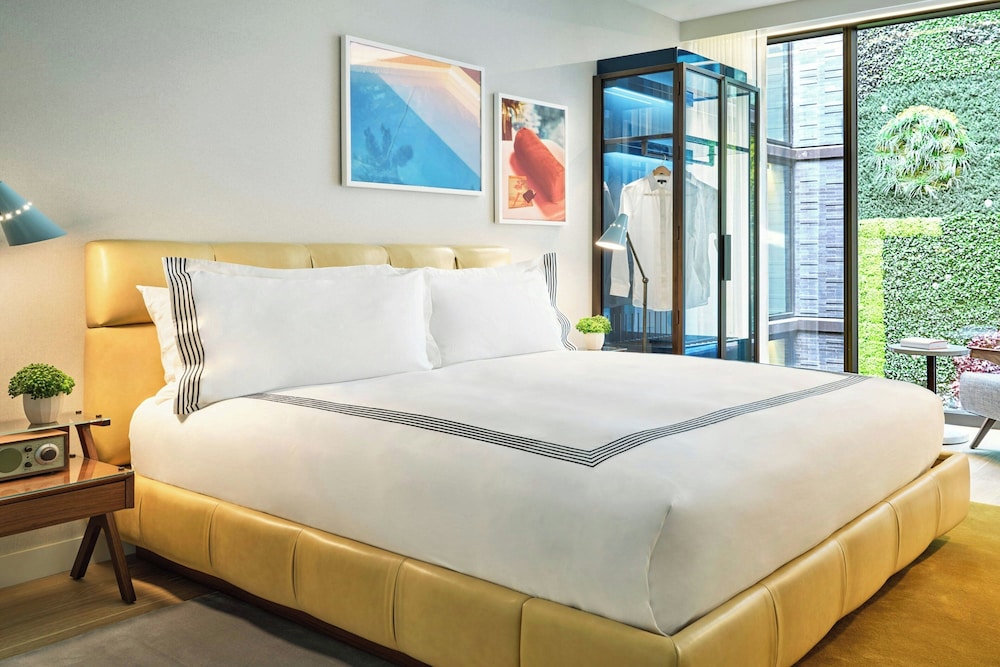 The Hollywood Grande, Autograph Collection — Hotel rooms in Los Angeles, California