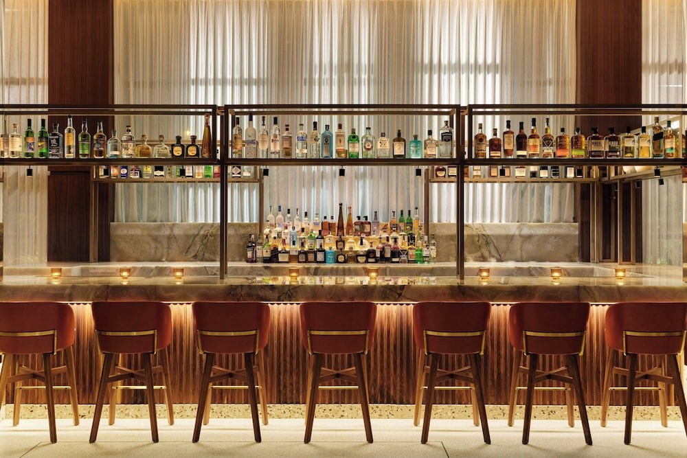 The Hollywood Grande, Autograph Collection — Restaurant & bars in Los Angeles, California