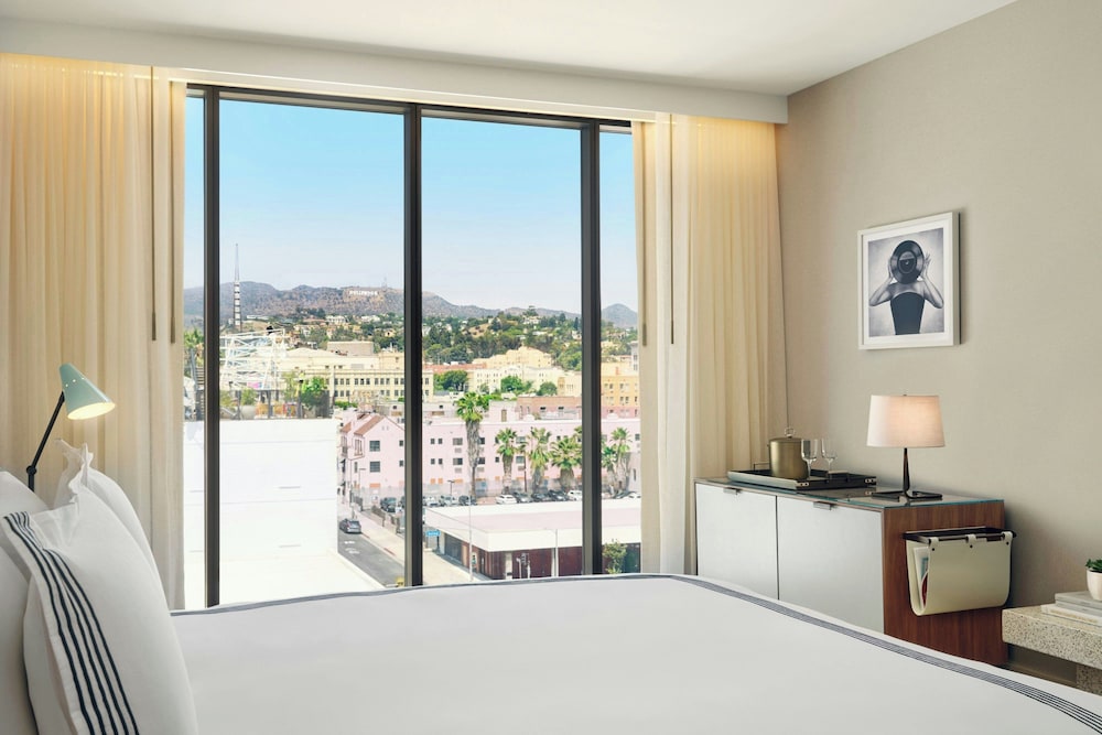 The Hollywood Grande, Autograph Collection — Hotel rooms in Los Angeles, California