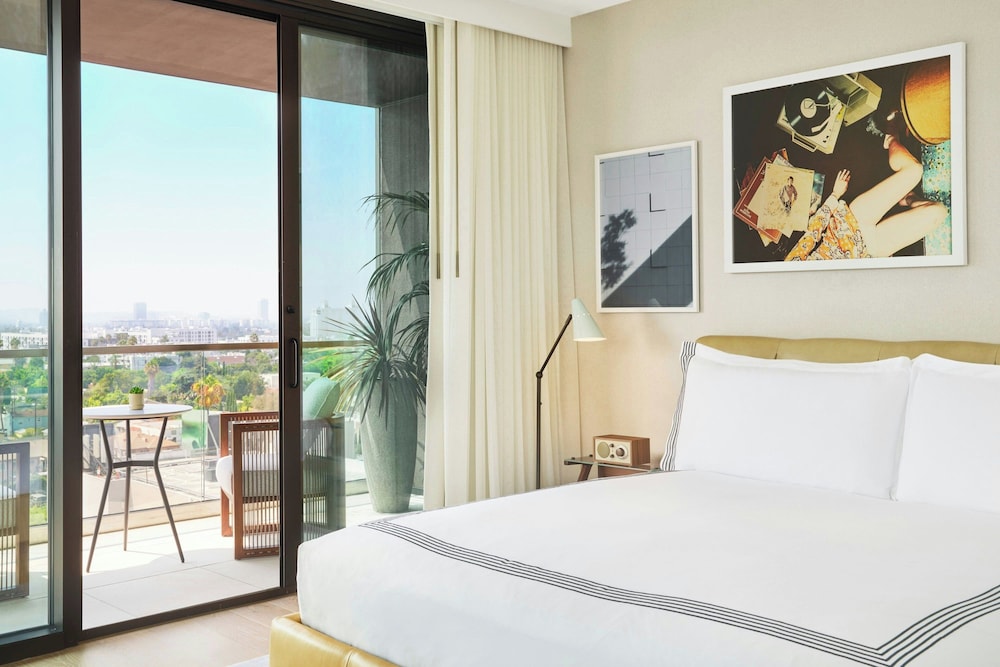 The Hollywood Grande, Autograph Collection — Hotel rooms in Los Angeles, California
