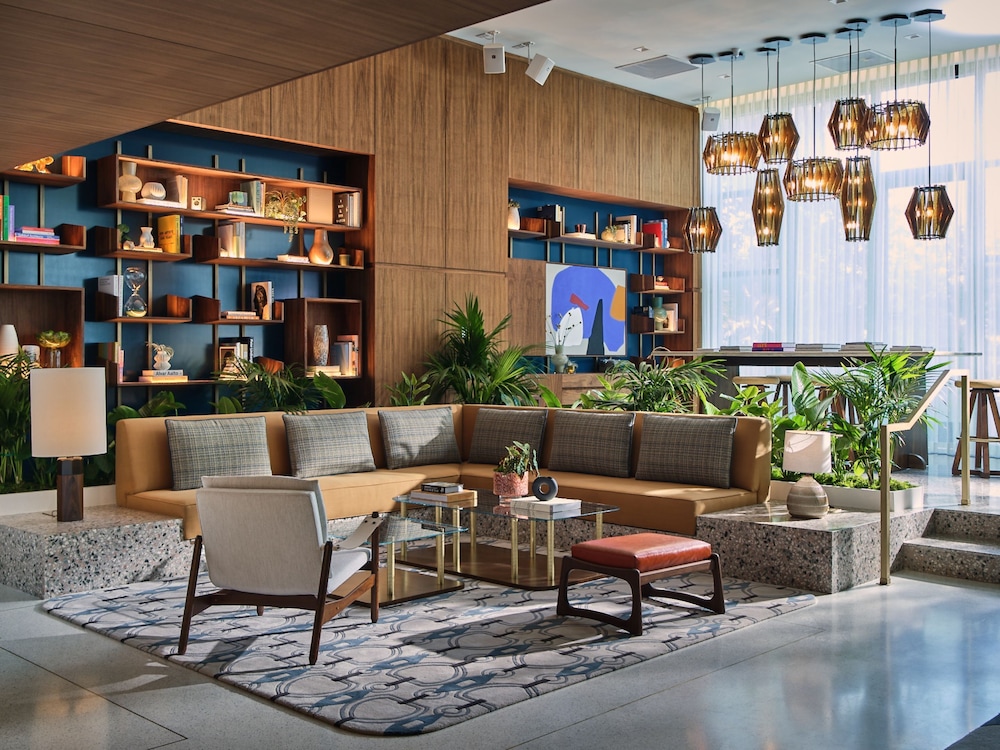 The Hollywood Grande, Autograph Collection — Restaurant & bars in Los Angeles, California