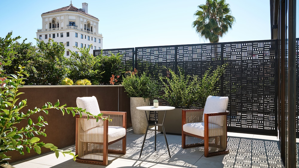 The Hollywood Grande, Autograph Collection — Hotel building in Los Angeles, California