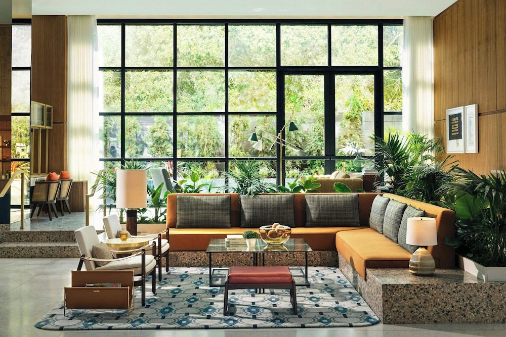 The Hollywood Grande, Autograph Collection — Hotel rooms in Los Angeles, California