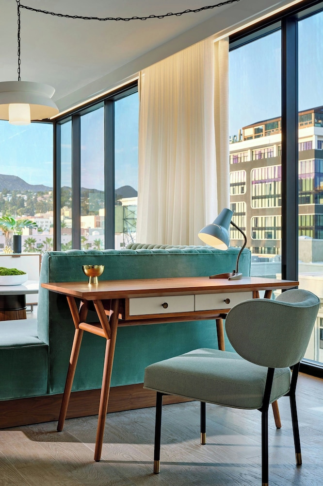 The Hollywood Grande, Autograph Collection — Hotel rooms in Los Angeles, California