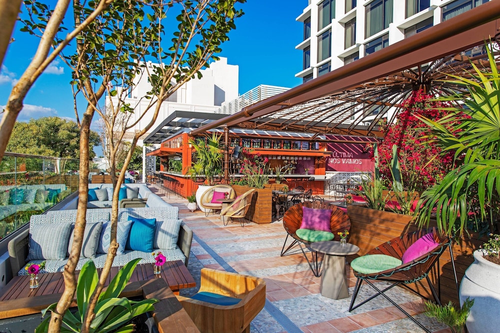 Moxy Miami South Beach — Restaurant & bars in Miami, Florida