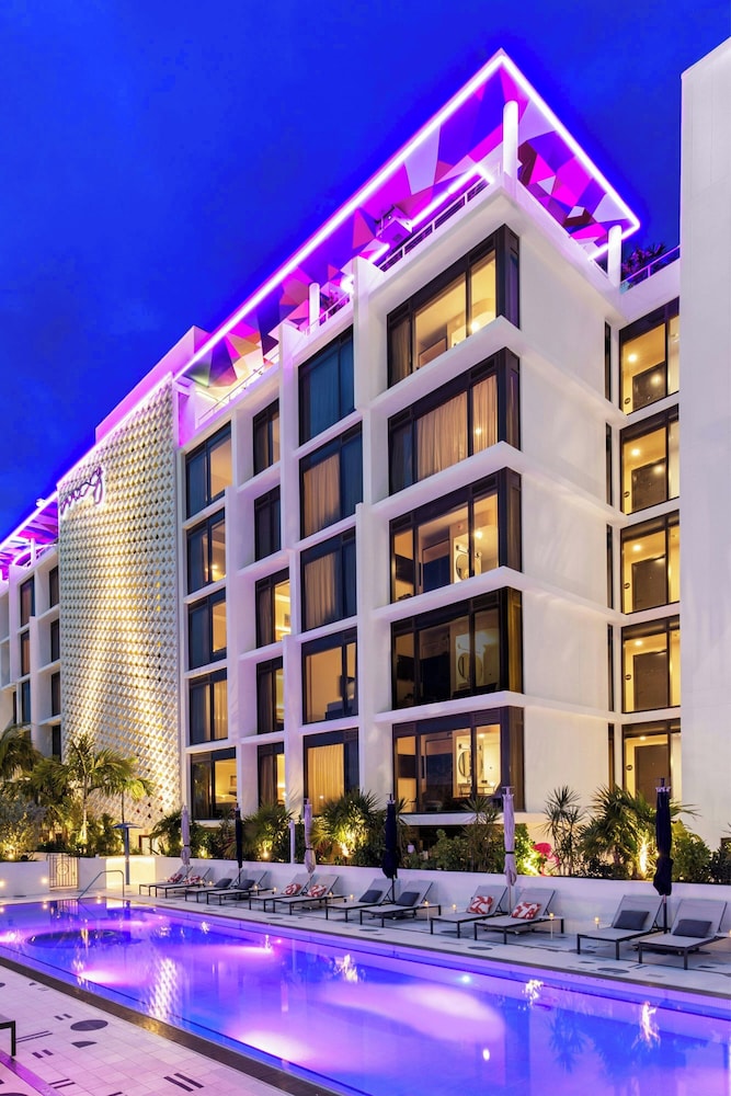 Moxy Miami South Beach — Hotel building in Miami, Florida