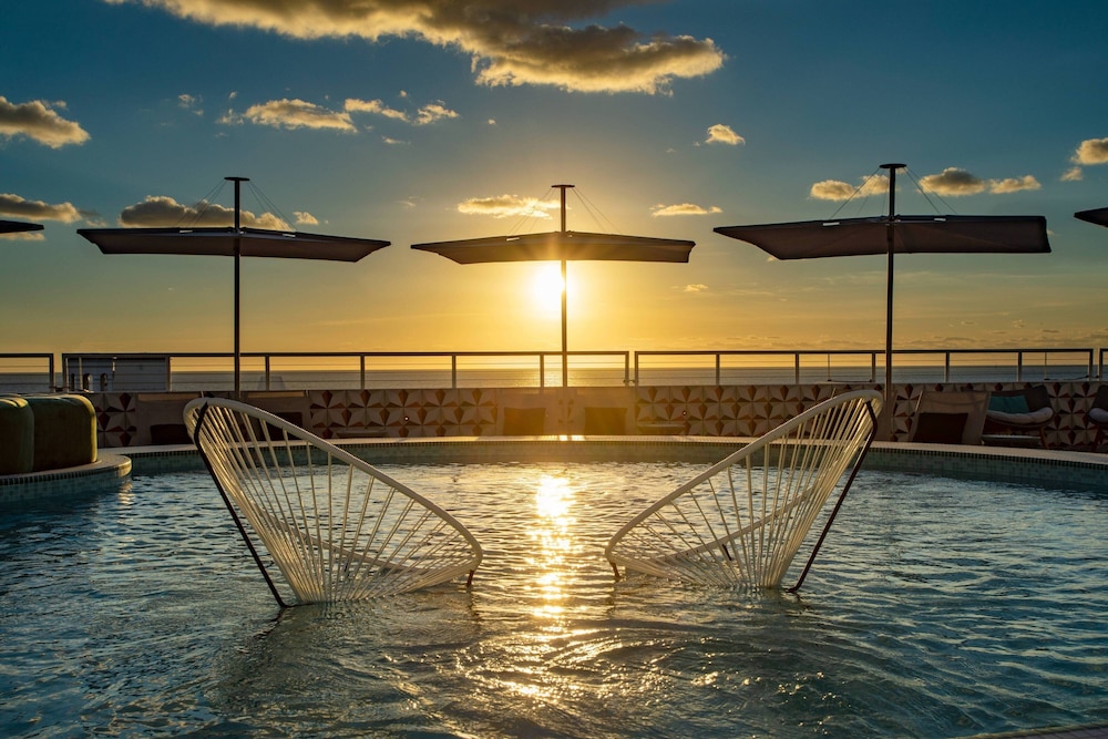 Moxy Miami South Beach — Swimming pool in Miami, Florida