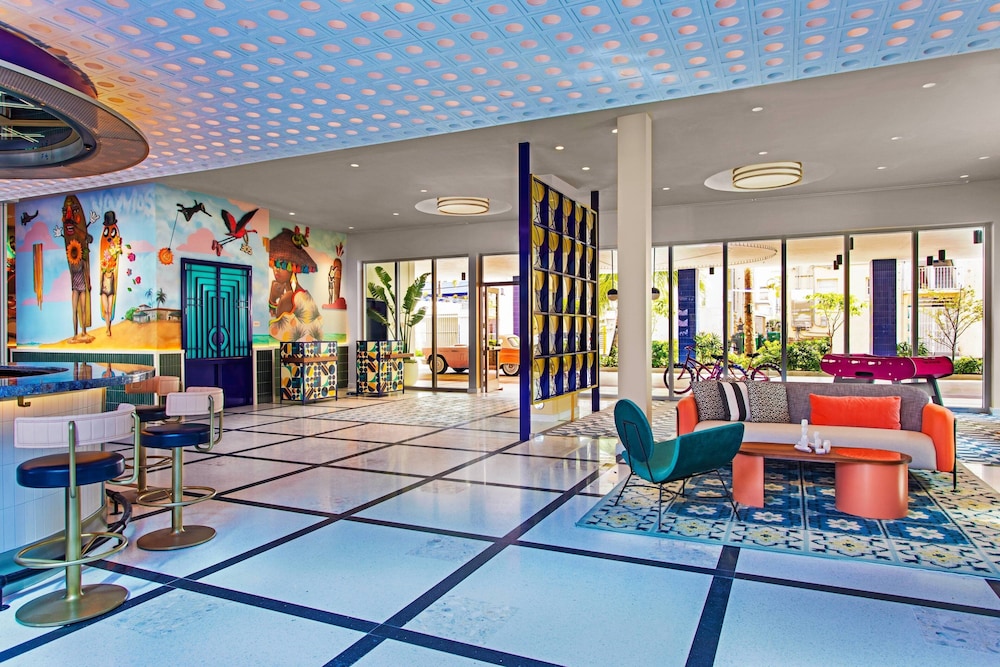 Moxy Miami South Beach — Hotel building in Miami, Florida
