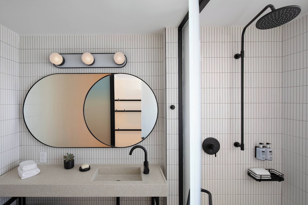 Moxy Miami South Beach — Hotel rooms in Miami, Florida