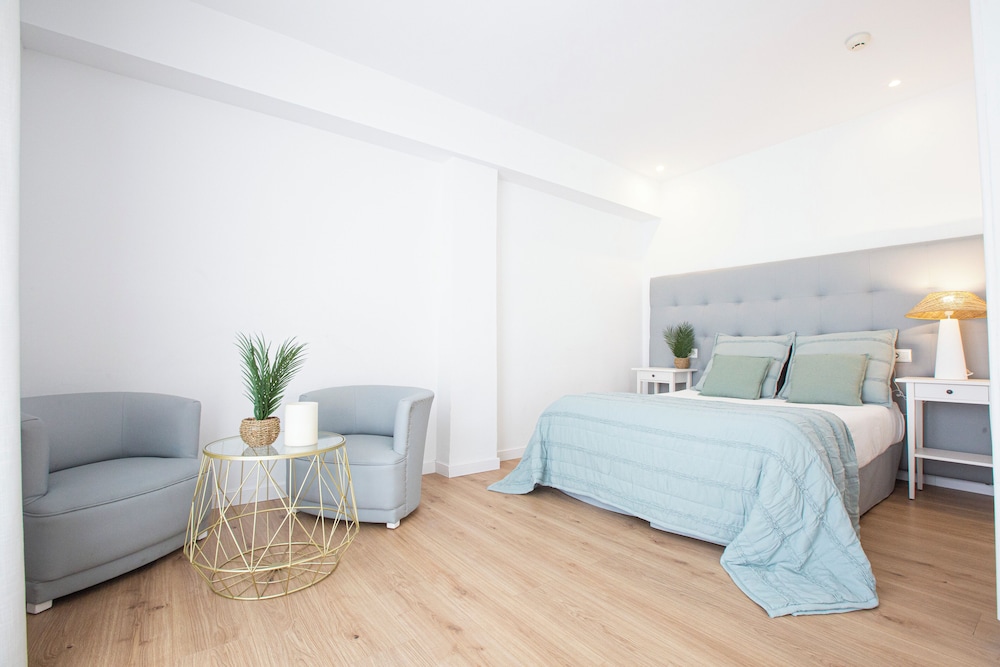 Hotel Fleming Playa Poniente — Hotel rooms in Benidorm, Valencian Community