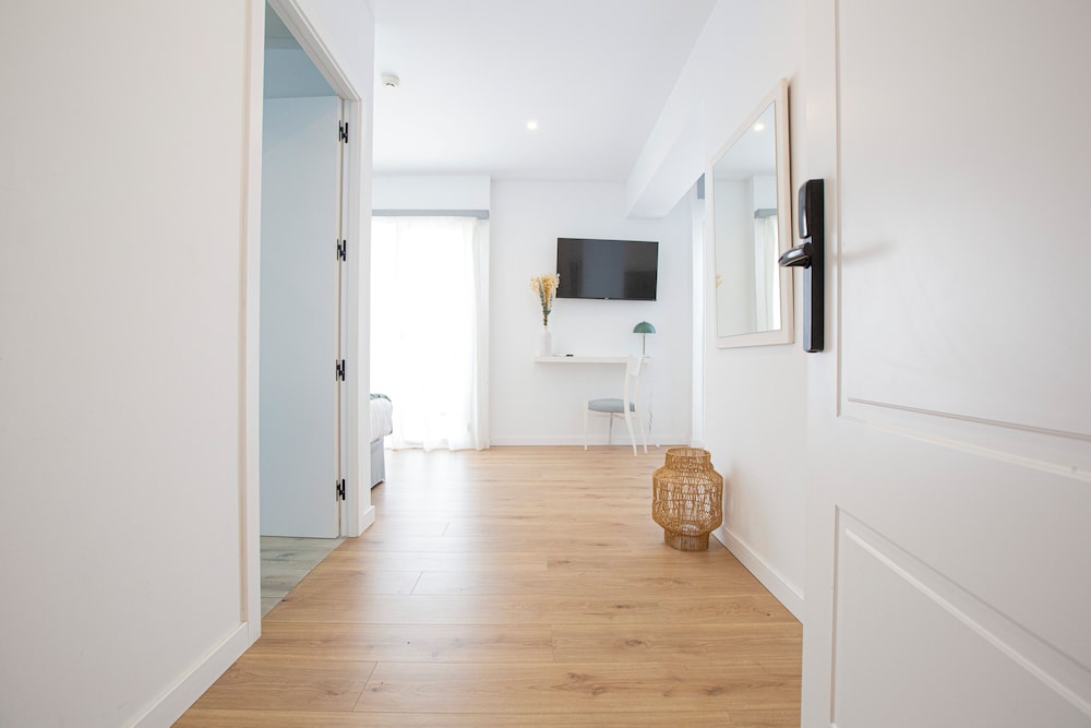 Hotel Fleming Playa Poniente — Hotel rooms in Benidorm, Valencian Community