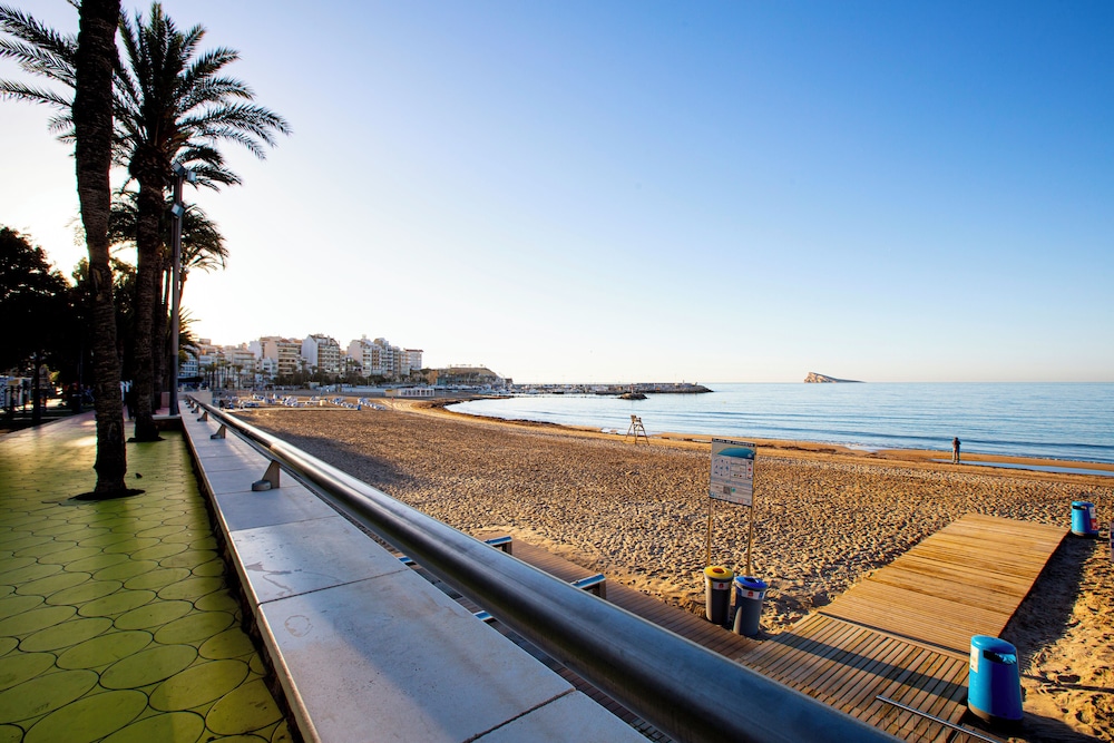 Hotel Fleming Playa Poniente — Beach in Benidorm, Valencian Community