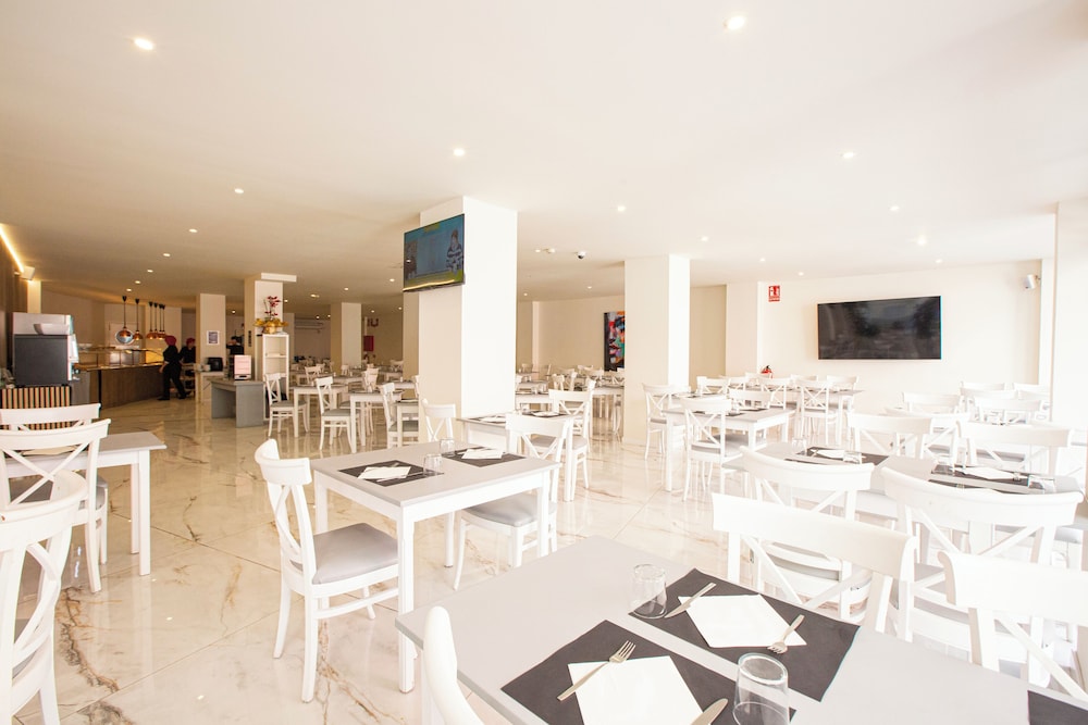Hotel Fleming Playa Poniente — Restaurant & bars in Benidorm, Valencian Community