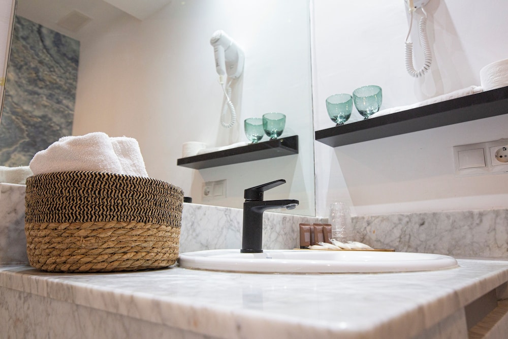Hotel Fleming Playa Poniente — Hotel rooms in Benidorm, Valencian Community