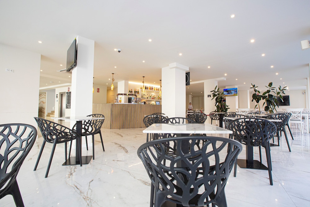 Hotel Fleming Playa Poniente — Restaurant & bars in Benidorm, Valencian Community
