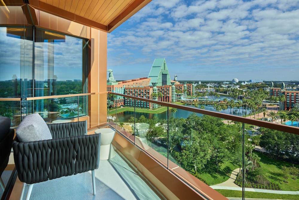 Walt Disney World Swan Reserve — Hotel rooms in Walt Disney World Resort, Florida