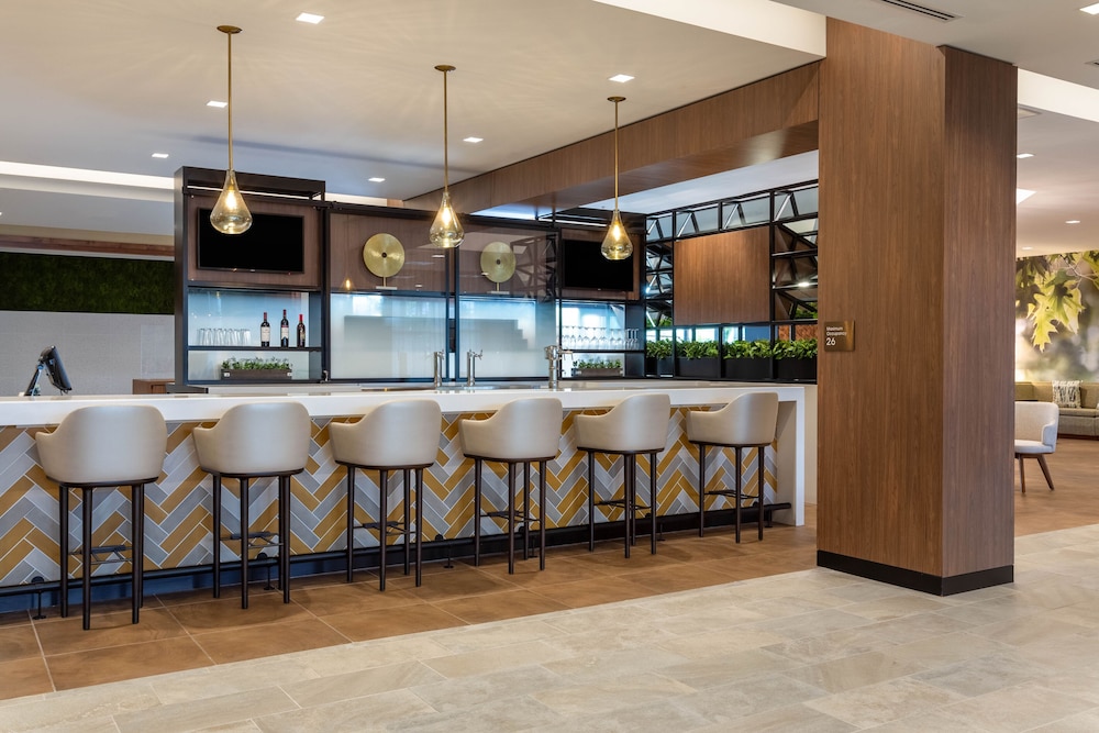 Wyndham Garden Orlando Universal / I Drive — Restaurant & bars in Orlando, Florida