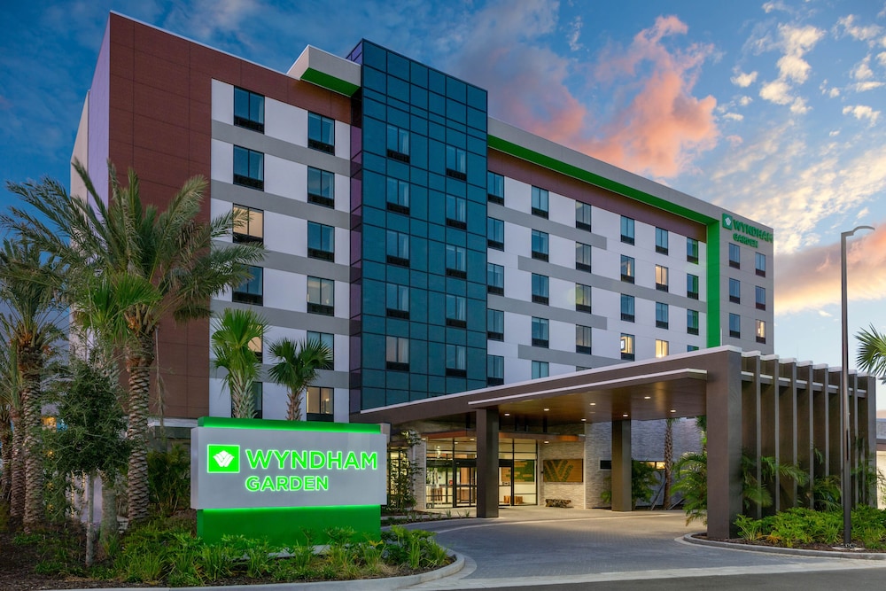 Wyndham Garden Orlando Universal / I Drive — Hotel building in Orlando, Florida