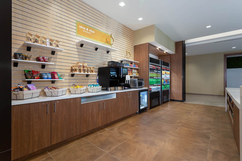 Wyndham Garden Orlando Universal / I Drive — Restaurant & bars in Orlando, Florida