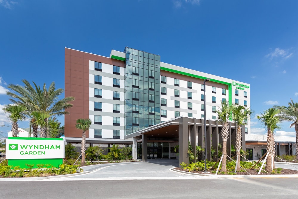 Wyndham Garden Orlando Universal / I Drive — Hotel building in Orlando, Florida