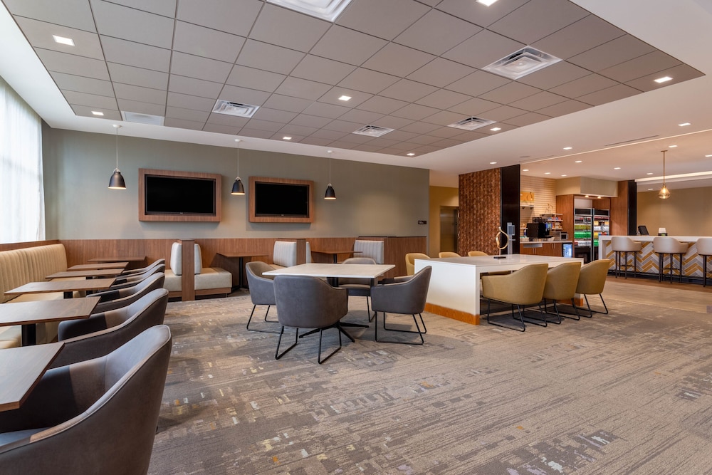 Wyndham Garden Orlando Universal / I Drive — Restaurant & bars in Orlando, Florida