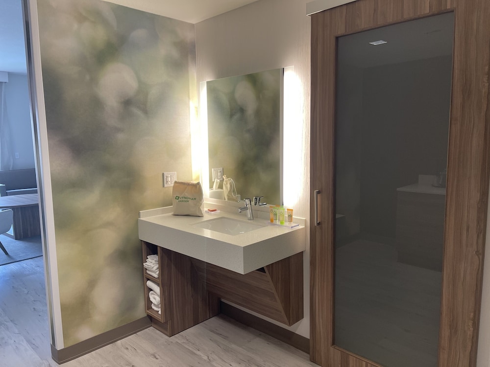 Wyndham Garden Orlando Universal / I Drive — Hotel rooms in Orlando, Florida