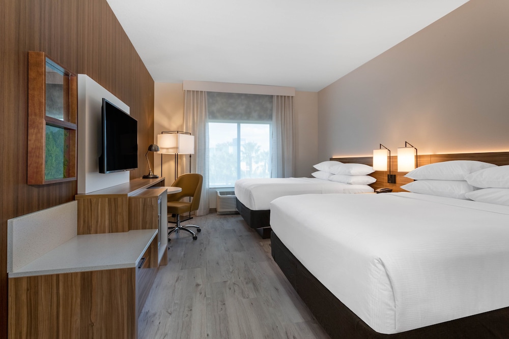Wyndham Garden Orlando Universal / I Drive — Hotel rooms in Orlando, Florida