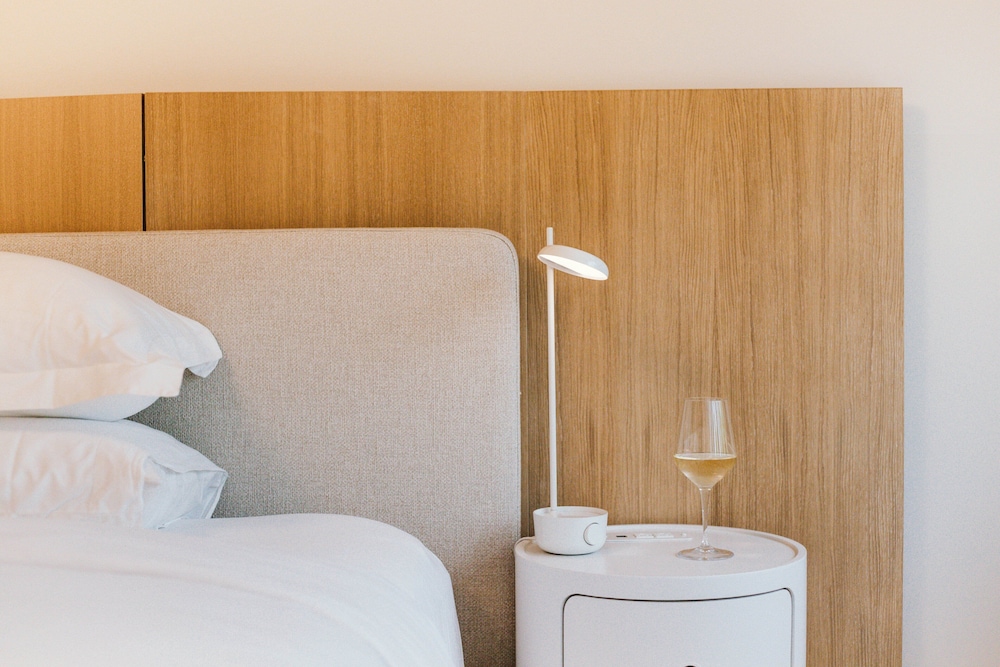 Kimpton Shorebreak Fort Lauderdale Beach Resort by IHG — Hotel rooms in Fort Lauderdale, Florida