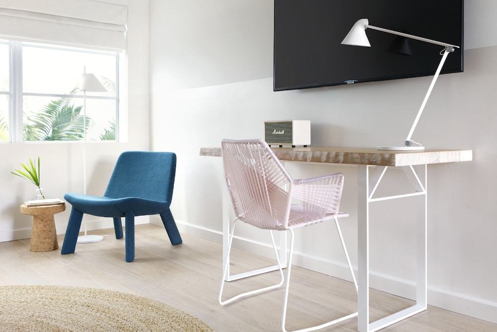 Kimpton Shorebreak Fort Lauderdale Beach Resort by IHG — Hotel rooms in Fort Lauderdale, Florida