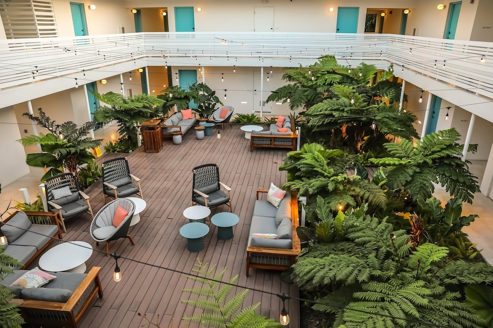 Kimpton Shorebreak Fort Lauderdale Beach Resort by IHG — Hotel building in Fort Lauderdale, Florida