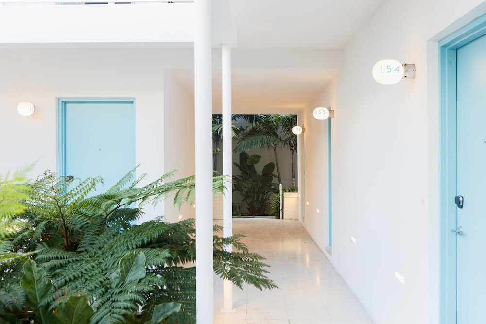 Kimpton Shorebreak Fort Lauderdale Beach Resort by IHG — Hotel building in Fort Lauderdale, Florida